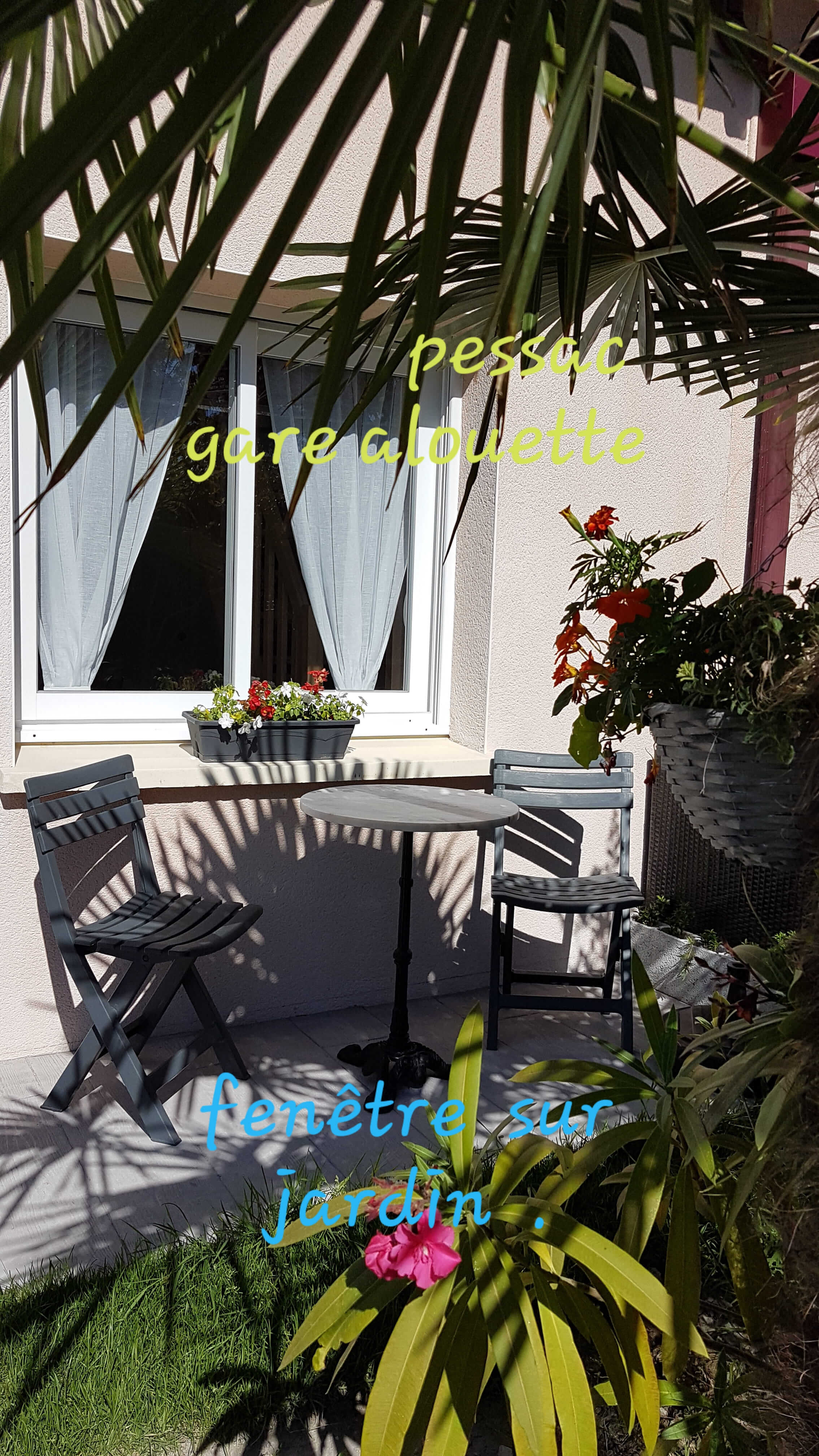 Terrasse principale du gite Terrasse du gite Le Petit Prince à Pessac Bordeaux