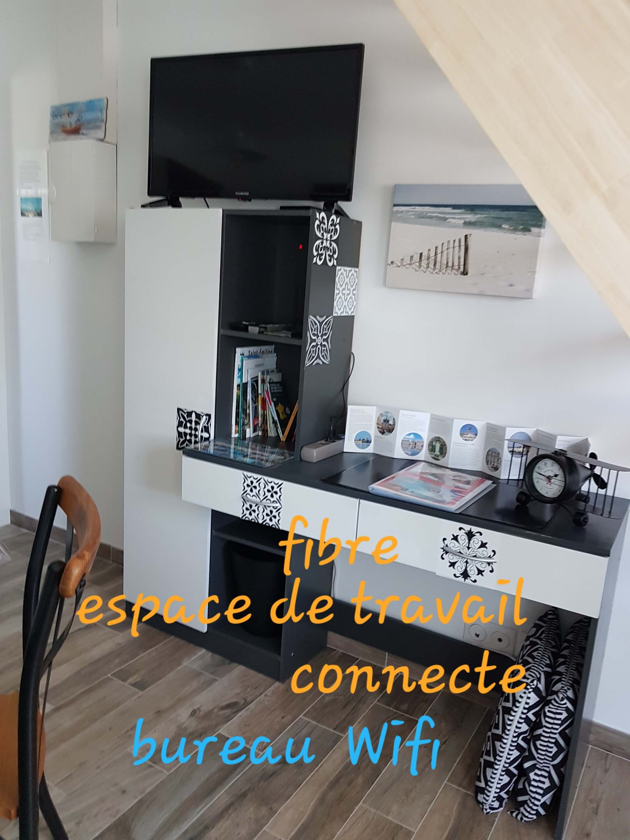 Espace bureau espace bureau du gite Le Petit Prince