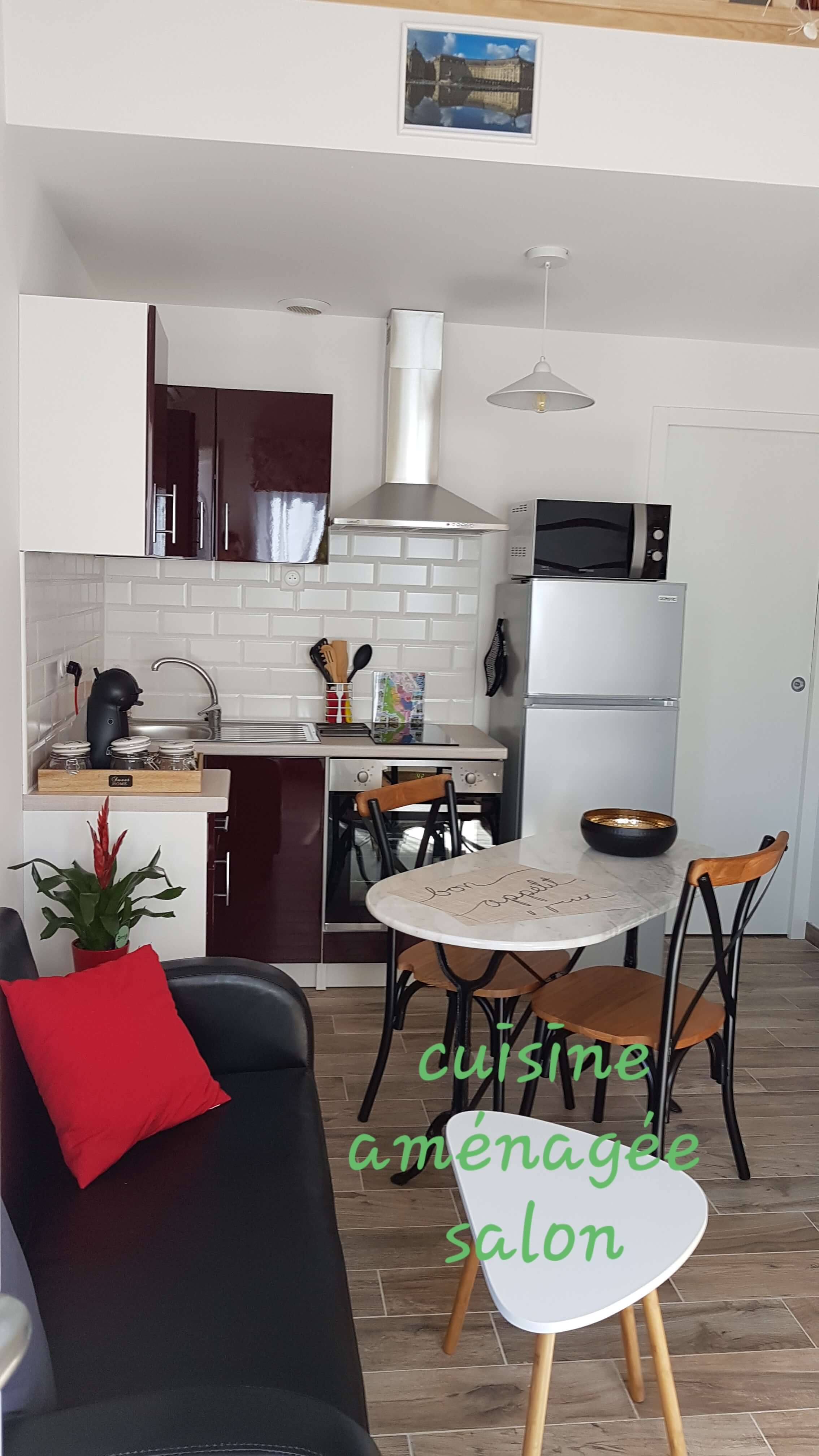 La cuisine cuisine du gite Le Petit Prince à Pessac